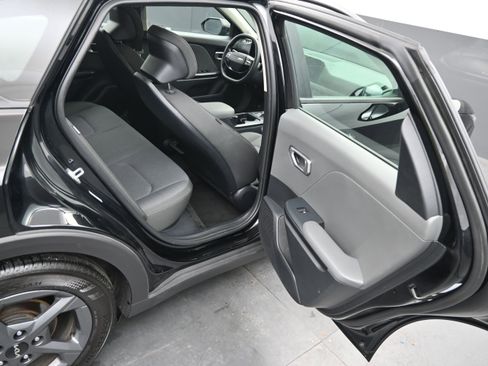 Used 2025 Kia K4 FWD image 12