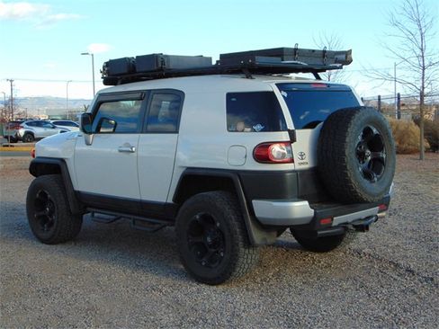 Used 2014 Toyota FJ Cruiser 4WD image 5