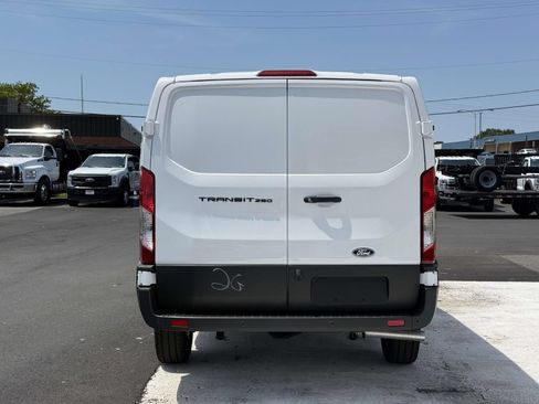 New 2026 Ford Transit 250 Low Roof w/ Load Area Protection Package RWD image 4