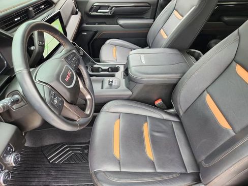 Used 2025 GMC Sierra 2500 AT4 w/ AT4 Premium Plus Package AWD/4WD image 13