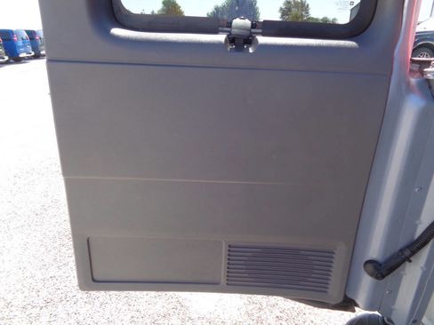 Used 2018 Chevrolet Express 2500 LT w/ LT Preferred Equipment Group image 40