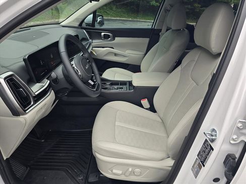 Used 2025 Kia Sorento S w/ Panoramic Sunroof Package FWD image 12