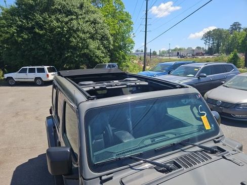 Used 2023 Jeep Wrangler Unlimited Sahara w/ Cold Weather Group image 4