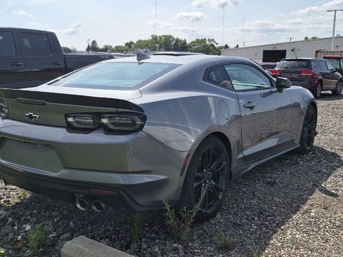 Used 2021 Chevrolet Camaro LT RWD image 3