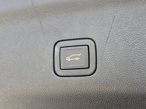 Used 2023 GMC Yukon AT4 w/ AT4 Premium Plus Package AWD/4WD image 18