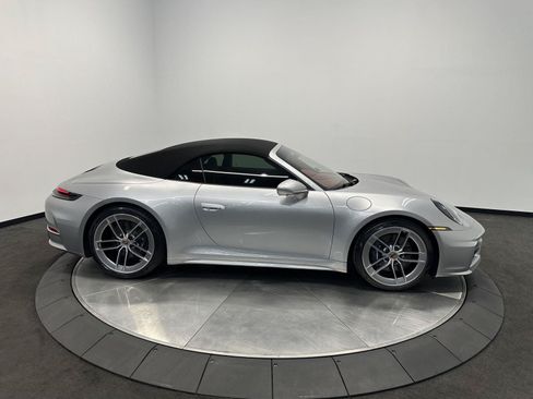 Certified 2025 Porsche 911 Carrera RWD image 9