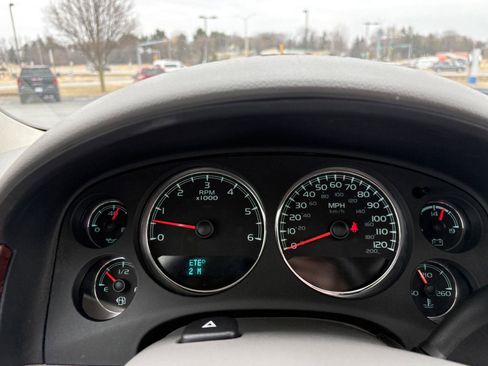 Used 2014 GMC Yukon XL SLT w/ SLT Chrome Package image 12