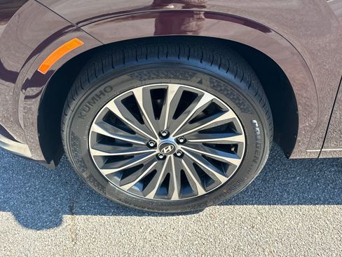 Used 2023 Hyundai Palisade Calligraphy image 11