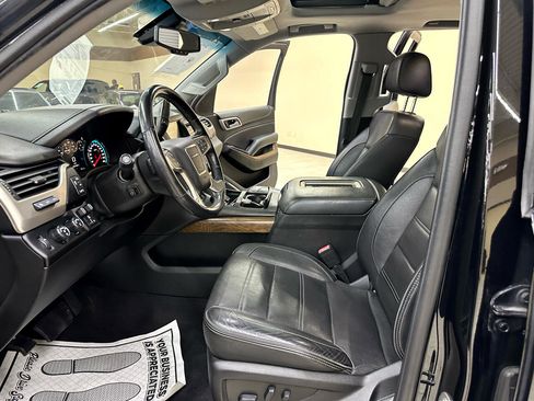 Used 2020 GMC Yukon XL Denali image 26