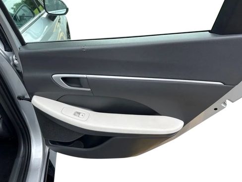 Used 2025 Hyundai Sonata SEL FWD image 29