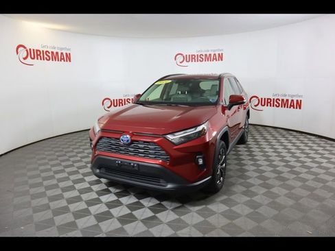 Used 2022 Toyota RAV4 XLE Premium AWD/4WD image 2