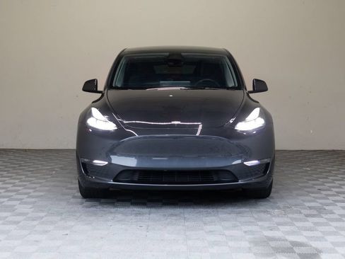 Used 2024 Tesla Model Y Long Range AWD/4WD image 4