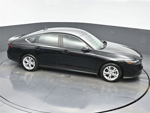 Certified 2025 Honda Accord LX image 34