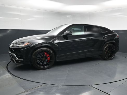 Used 2022 Lamborghini Urus AWD/4WD image 1