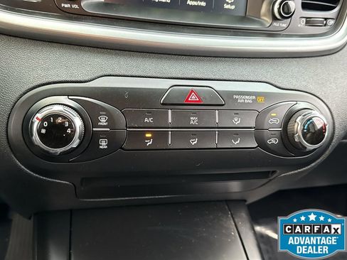 Used 2019 Kia Sorento LX image 19