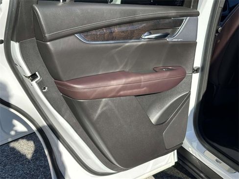 Used 2020 Cadillac XT6 Premium Luxury image 18