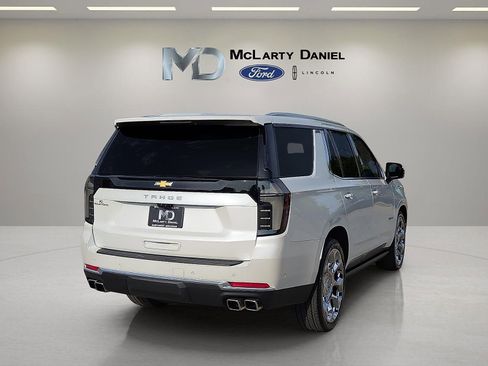 Used 2025 Chevrolet Tahoe High Country AWD/4WD image 5