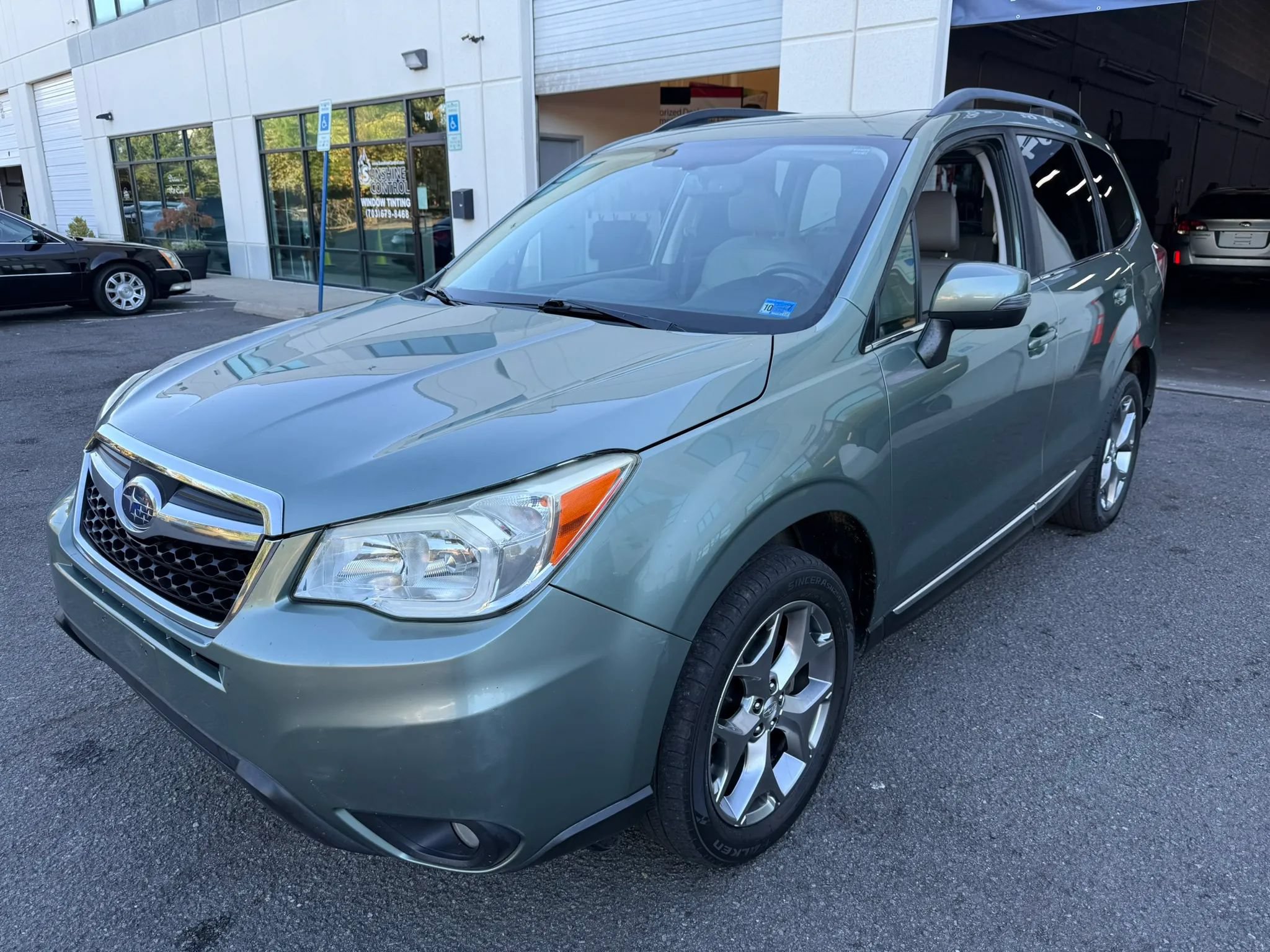 Used 2016 Subaru Forester 2.5i Touring w/ Popular Package #2 AWD/4WD image 5