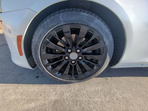 Used 2018 Cadillac CTS Premium Luxury image 33