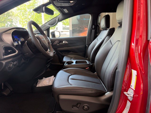 New 2026 Chrysler Pacifica Select AWD/4WD image 13