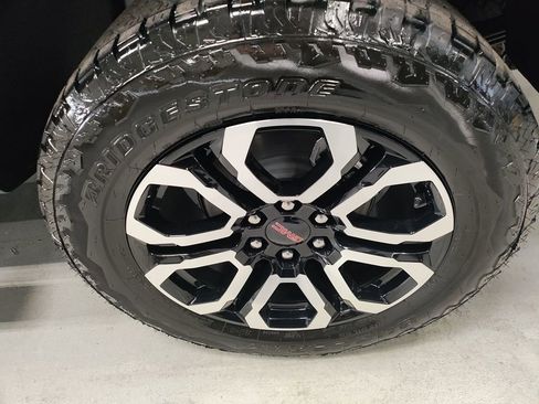 New 2026 GMC Canyon AT4 w/ Technology Plus Package image 17