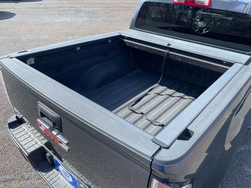 Used 2015 GMC Canyon SLE w/ All-Terrain Adventure Package image 30