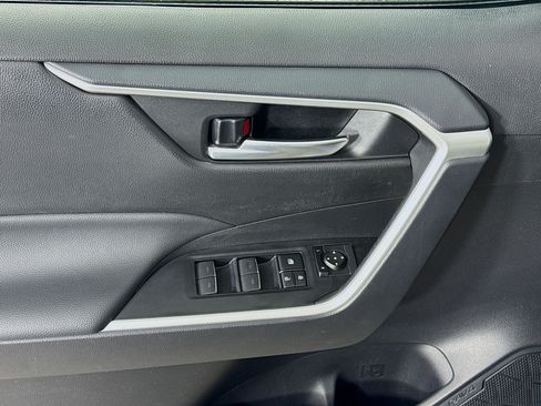 Certified 2025 Toyota RAV4 XLE AWD/4WD image 17