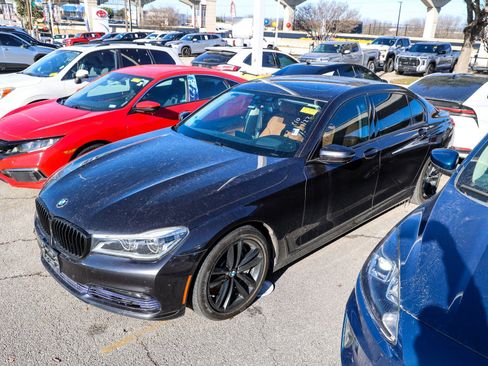 Used 2017 BMW 750i 750i image 3