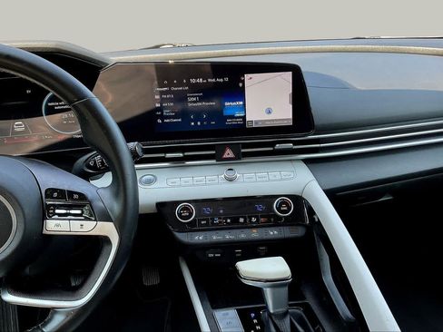 Used 2022 Hyundai Elantra Limited FWD image 7