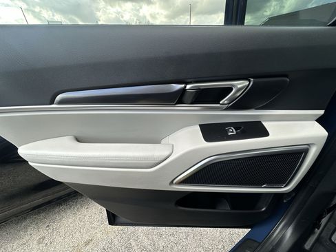 Certified 2024 Kia Telluride S w/ S Sunroof Package image 28