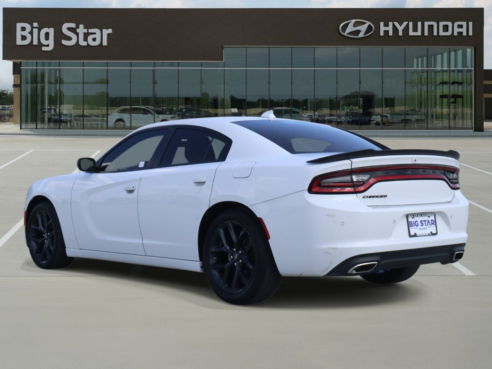 Used 2023 Dodge Charger SXT w/ Blacktop Package RWD image 3