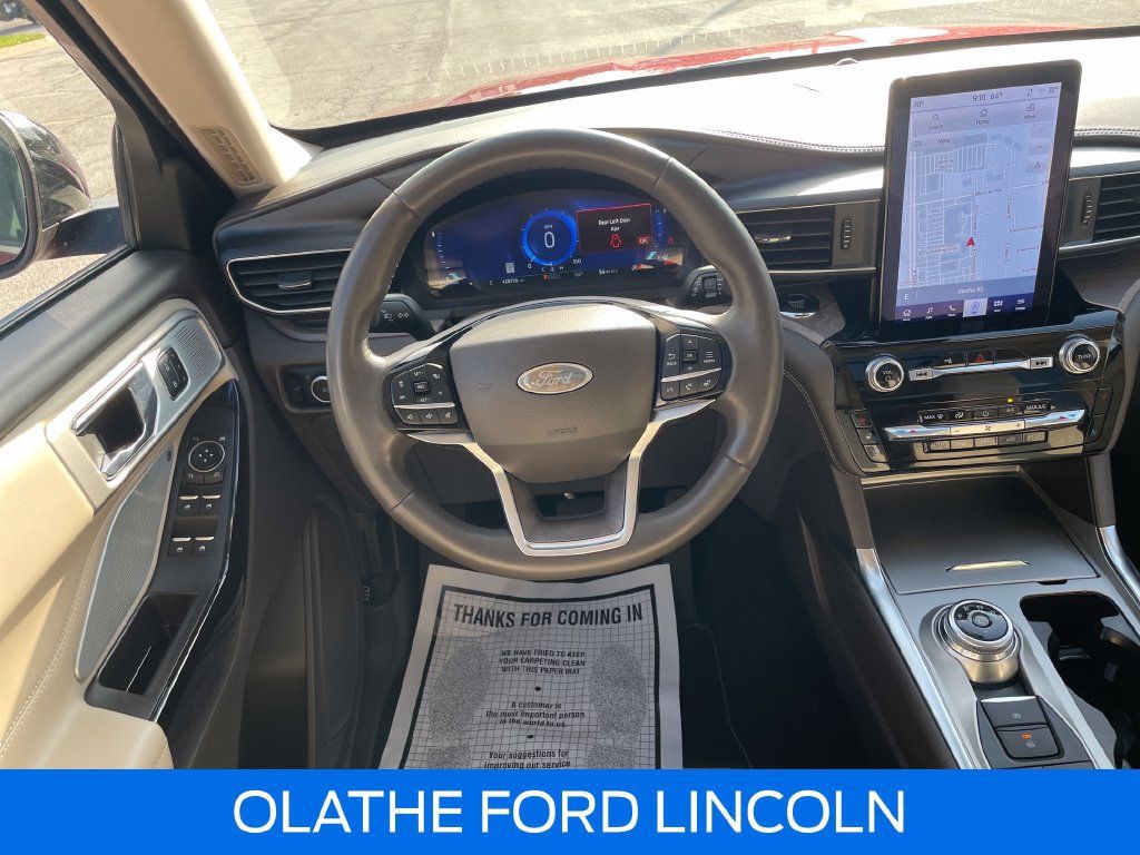 Certified 2024 Ford Explorer Platinum w/ Technology Package AWD/4WD image 26