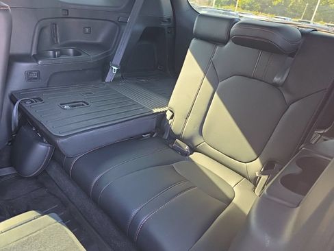 Used 2025 Honda Pilot TrailSport image 17