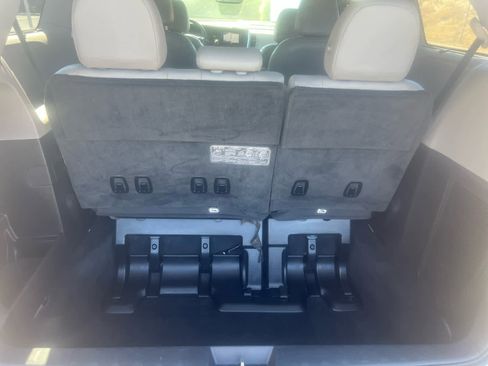 Certified 2017 Toyota Sienna Limited Premium image 12