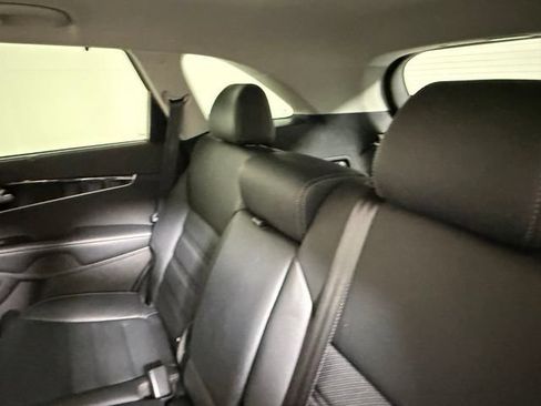 Used 2017 Kia Sorento EX FWD image 39