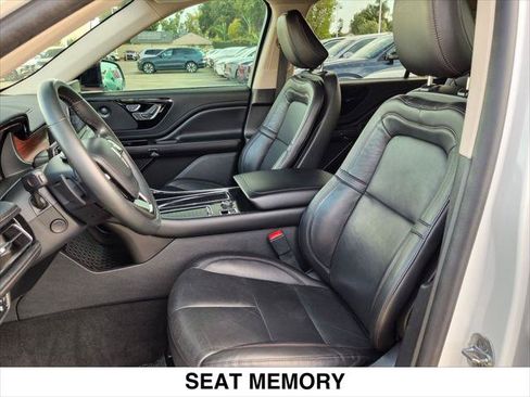 Certified 2023 Lincoln Aviator Reserve AWD/4WD image 21
