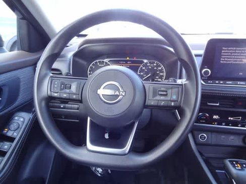 Used 2023 Nissan Rogue SV image 13