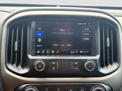 Used 2021 Chevrolet Colorado Z71 w/ Safety Package AWD/4WD image 29