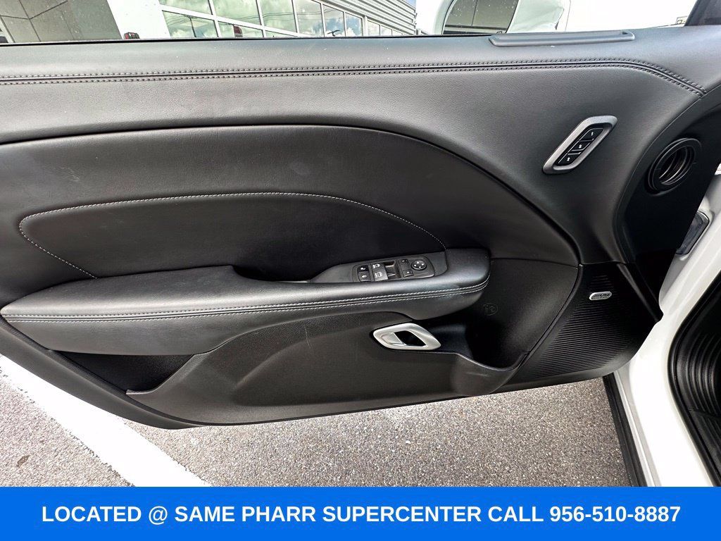 Used 2022 Dodge Challenger SXT w/ Plus Package RWD image 15