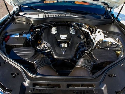 Used 2021 Maserati Levante image 47