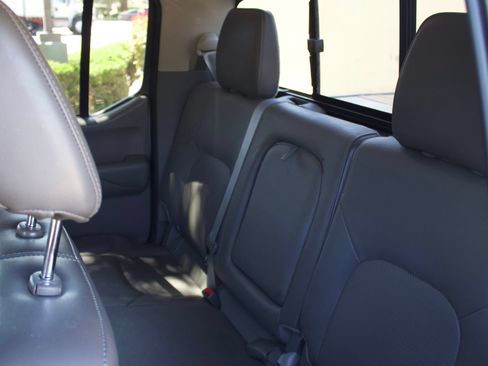 Used 2019 Nissan Frontier SL RWD image 25