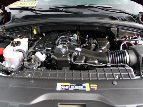 Used 2025 Jeep Grand Cherokee Limited w/ Luxury Tech Group II image 40