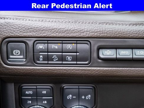 Used 2024 GMC Yukon Denali AWD/4WD image 26
