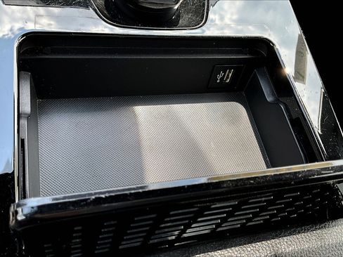 Used 2023 Subaru Solterra AWD image 30