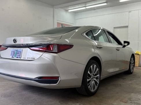 Used 2021 Lexus ES 250 w/ Premium Package AWD/4WD image 5