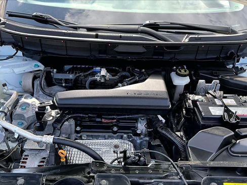 Certified 2019 Nissan Rogue SV FWD image 32