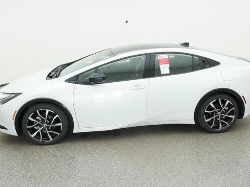 New 2025 Toyota Prius Plug-In Hybrid FWD image 41