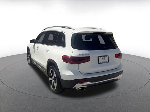 Used 2025 Mercedes-Benz GLB 250 image 4