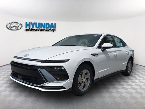 New 2026 Hyundai Sonata SE FWD image 1