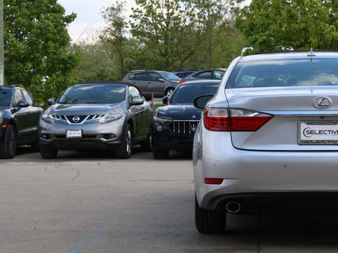 Used 2014 Lexus ES 350 w/ Luxury Package FWD image 7